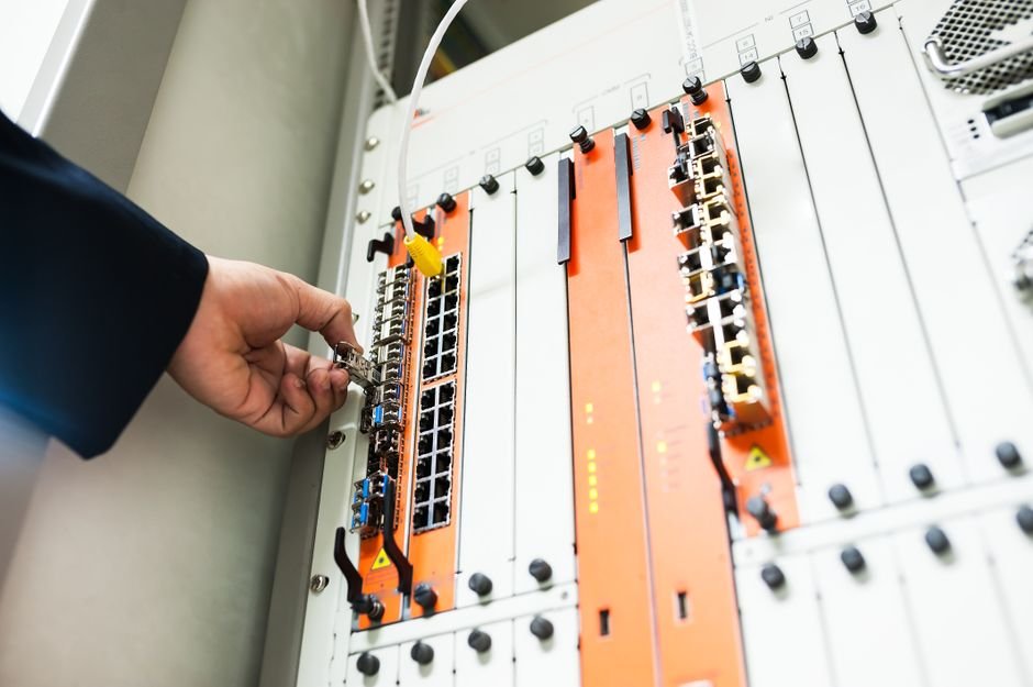 7 Crucial Broadband Specs for Buffer-Free IPTV UK Streaming