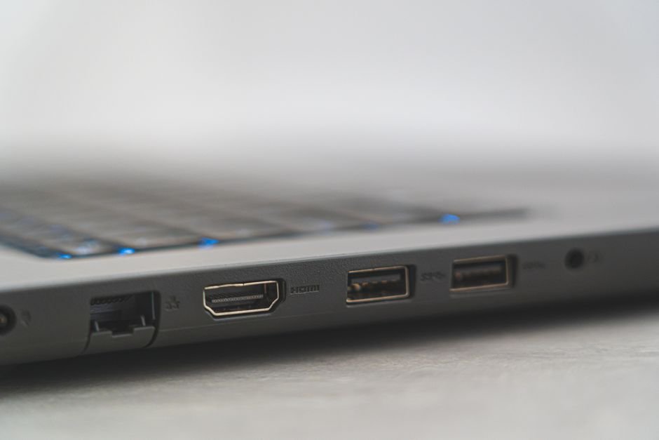 Ethernet vs Wi-Fi for IPTV UK: Which Connection Wins?