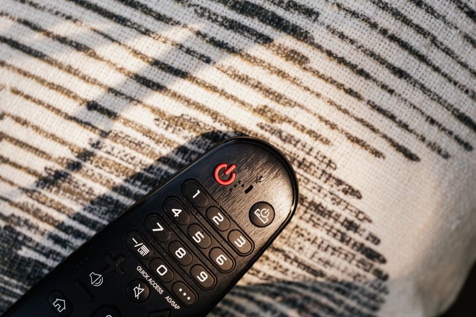 Why Is My IPTV Audio Out of Sync? UK Fixes for Lip-Sync Errors